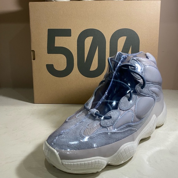 Deadstock shoes plastic wrapped for long term protection. - Picture 2 of 2